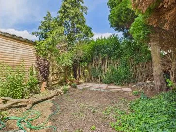 Property for Auction in Hull & East Yorkshire - 126 Hall Road, Hull, East Riding of Yorkshire HU6 8SB