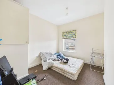 Property for Auction in Hull & East Yorkshire - 108 Cleethorpe Road, Grimsby, Lincolnshire