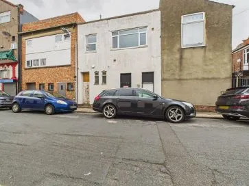 Property for Auction in Hull & East Yorkshire - 108 Cleethorpe Road, Grimsby, Lincolnshire