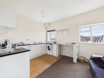 Property for Auction in Hull & East Yorkshire - 108 Cleethorpe Road, Grimsby, Lincolnshire