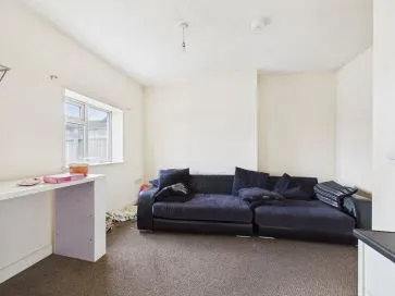 Property for Auction in Hull & East Yorkshire - 108 Cleethorpe Road, Grimsby, Lincolnshire