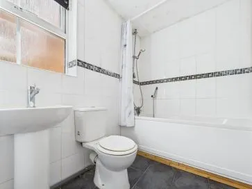 Property for Auction in Hull & East Yorkshire - 1 Blackhall Close, Kingswood, Hull, East Riding of Yorkshire HU7 3HN