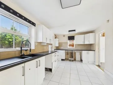 Property for Auction in Hull & East Yorkshire - 1 Blackhall Close, Kingswood, Hull, East Riding of Yorkshire HU7 3HN