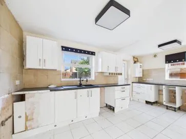 Property for Auction in Hull & East Yorkshire - 1 Blackhall Close, Kingswood, Hull, East Riding of Yorkshire HU7 3HN