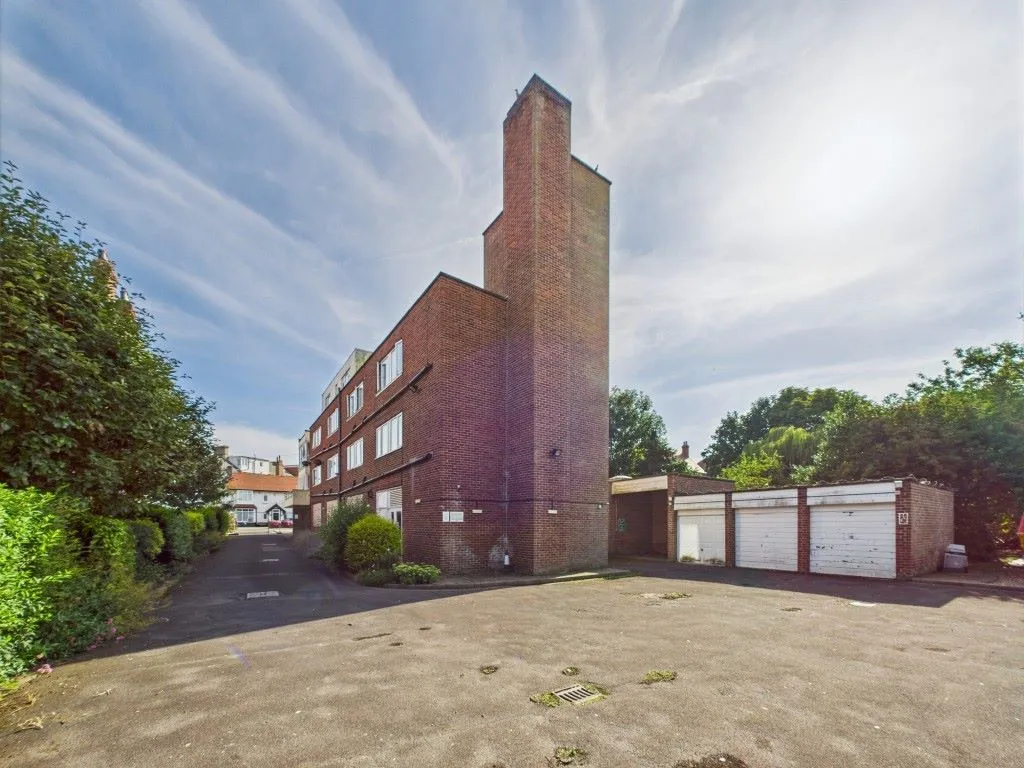 The Sandy Lane Hotel Residential Care Home, 33 Sands Lane, Bridlington, East Yorkshire, YO15 2JG - Online Auctions