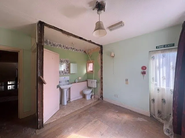 Station Avenue, Bridlington, East Yorkshire, YO16 4LZ - Online Auctions