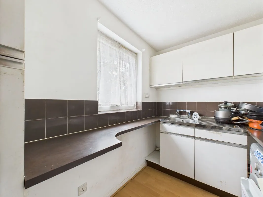 Welwyn Park Drive, Hull, East Yorkshire, HU6 7DX - Online Auctions