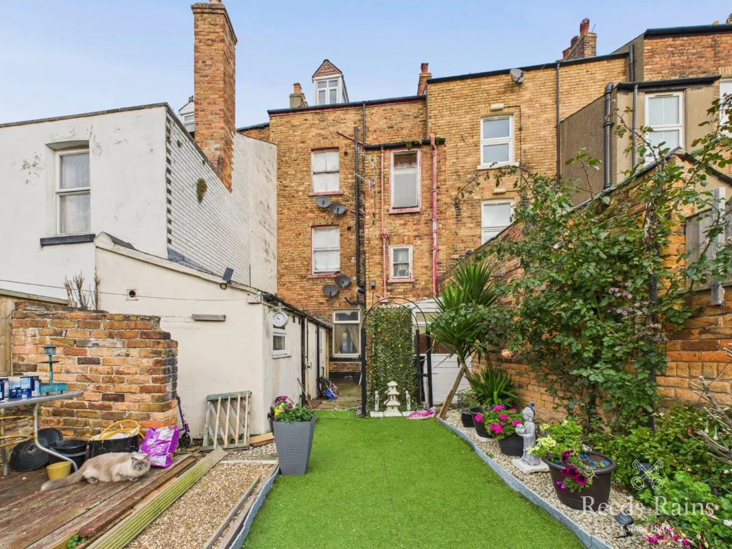 Trafalgar Square, Scarborough, North Yorkshire, YO12 7PY - Online Auctions