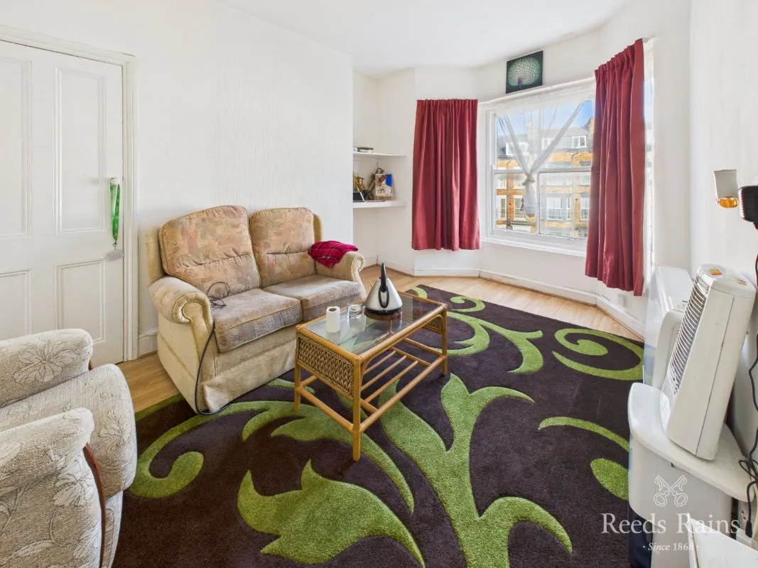 Trafalgar Square, Scarborough, North Yorkshire, YO12 7PY - Online Auctions