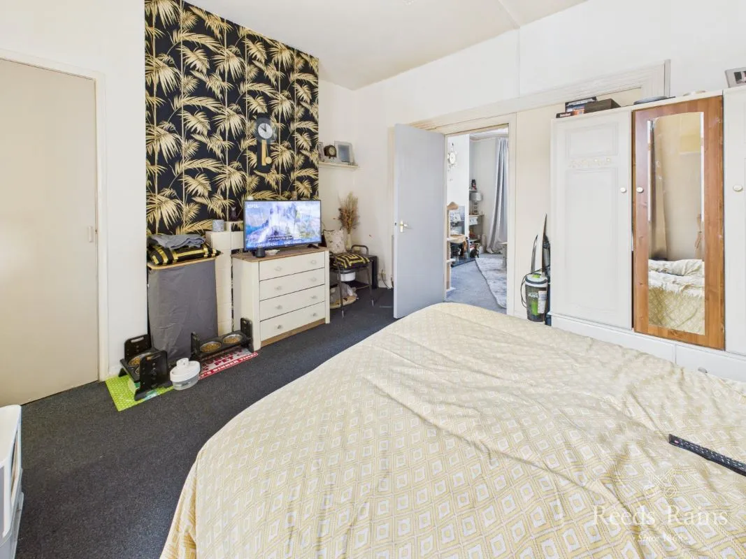Trafalgar Square, Scarborough, North Yorkshire, YO12 7PY - Online Auctions