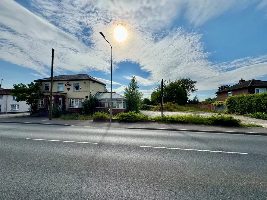 Property for Auction in Hull & East Yorkshire - The Cross Keys, Moor End, Holme-on-spalding-Moor, North Yorkshire