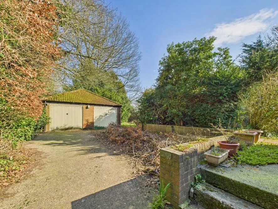Property for Auction in Hull & East Yorkshire - The Gables, Station Walk, Cottingham, East Yorkshire
