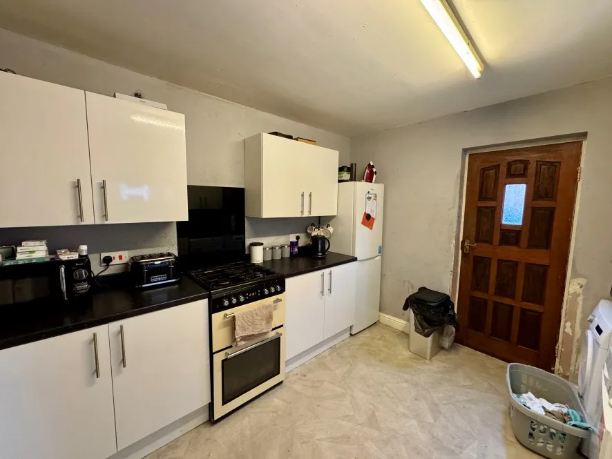 Property for Auction in Hull & East Yorkshire - 10 East Park Avenue, Hull, East Yorkshire