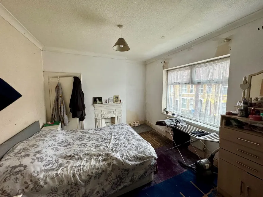 Property for Auction in Hull & East Yorkshire - 10 East Park Avenue, Hull, East Yorkshire