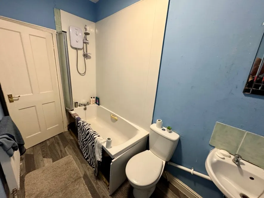 Property for Auction in Hull & East Yorkshire - 10 East Park Avenue, Hull, East Yorkshire
