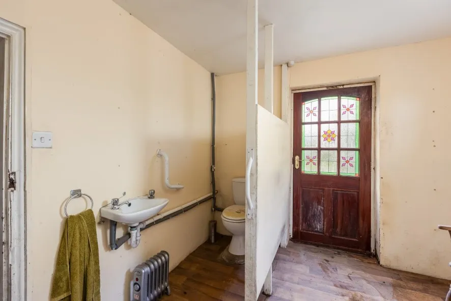 Property for Auction in Hull & East Yorkshire - Holme Field House, Front Street, Burton Fleming, East Yorkshire