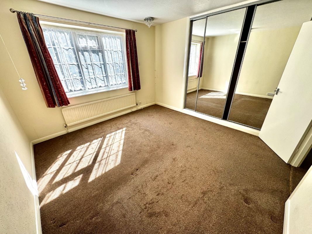 Queen Margarets Road, Scarborough, North Yorkshire, YO11 2SA - Online Auctions