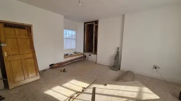 Property for Auction in Hull & East Yorkshire - Haltemprice Priory Farmhouse, Abbey Lane, Hull, Hull HU10 6FX