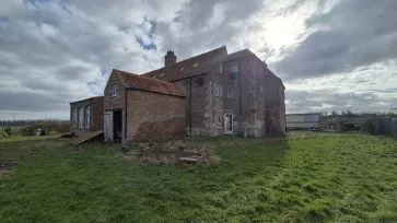 Property for Auction in Hull & East Yorkshire - Haltemprice Priory Farmhouse, Abbey Lane, Hull, Hull HU10 6FX