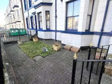Property for Auction in Hull & East Yorkshire - Flat 3, 10-11 Albemarle Crescent, Scarborough, North Yorkshire YO11 1XS