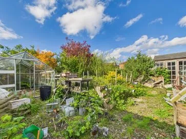 Property for Auction in Hull & East Yorkshire - 2 Manor Close, Driffield, East Riding of Yorkshire YO25 5LT