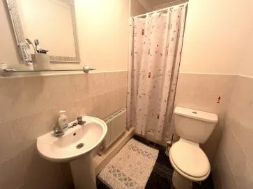 Property for Auction in Hull & East Yorkshire - Flat 3, 10-11 Albemarle Crescent, Scarborough, North Yorkshire