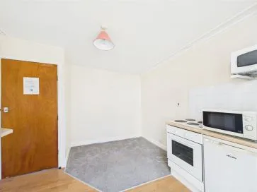 Property for Auction in Hull & East Yorkshire - 7 Blands Cliff, Scarborough, North Yorkshire YO11 1NR