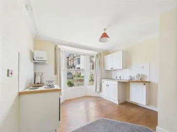 Property for Auction in Hull & East Yorkshire - 7 Blands Cliff, Scarborough, North Yorkshire YO11 1NR