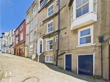 Property for Auction in Hull & East Yorkshire - 7 Blands Cliff, Scarborough, North Yorkshire YO11 1NR