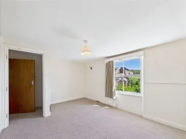 Property for Auction in Hull & East Yorkshire - 7 Blands Cliff, Scarborough, North Yorkshire YO11 1NR