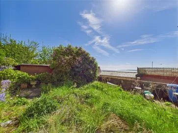 Property for Auction in Hull & East Yorkshire - 7 Blands Cliff, Scarborough, North Yorkshire YO11 1NR