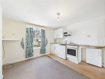 Property for Auction in Hull & East Yorkshire - 7 Blands Cliff, Scarborough, North Yorkshire YO11 1NR