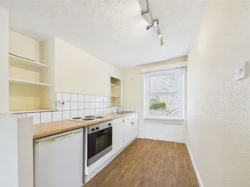 Property for Auction in Hull & East Yorkshire - 7 Blands Cliff, Scarborough, North Yorkshire YO11 1NR