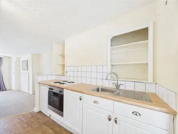 Property for Auction in Hull & East Yorkshire - 7 Blands Cliff, Scarborough, North Yorkshire YO11 1NR
