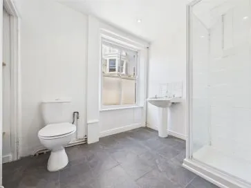 Property for Auction in Hull & East Yorkshire - 7 Blands Cliff, Scarborough, North Yorkshire YO11 1NR