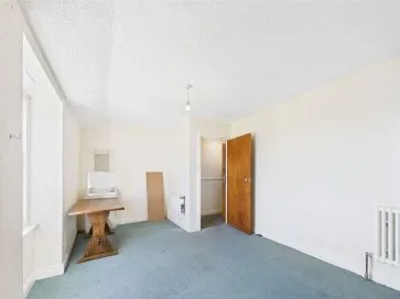 Property for Auction in Hull & East Yorkshire - 7 Blands Cliff, Scarborough, North Yorkshire YO11 1NR