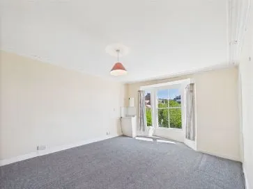 Property for Auction in Hull & East Yorkshire - 7 Blands Cliff, Scarborough, North Yorkshire YO11 1NR