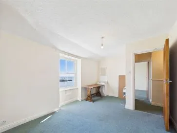 Property for Auction in Hull & East Yorkshire - 7 Blands Cliff, Scarborough, North Yorkshire YO11 1NR