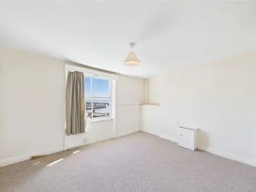 Property for Auction in Hull & East Yorkshire - 7 Blands Cliff, Scarborough, North Yorkshire YO11 1NR
