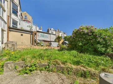 Property for Auction in Hull & East Yorkshire - 7 Blands Cliff, Scarborough, North Yorkshire YO11 1NR
