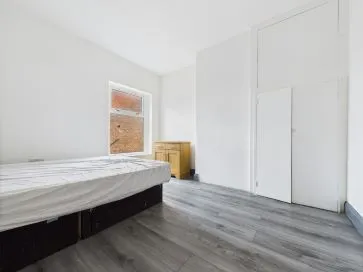 Property for Auction in Hull & East Yorkshire - 104 Goddard Avenue, Hull, Hull HU5 2BA