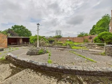 Property for Auction in Hull & East Yorkshire - Elm Tree Farm, Carr Road, Burton Pidsea, East Riding of Yorkshire HU12 9DH