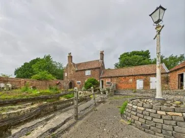 Property for Auction in Hull & East Yorkshire - Elm Tree Farm, Carr Road, Burton Pidsea, East Riding of Yorkshire HU12 9DH