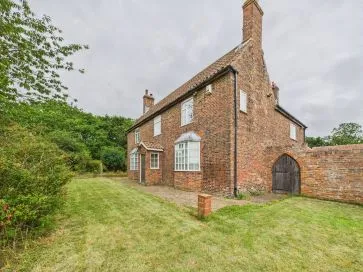 Property for Auction in Hull & East Yorkshire - Elm Tree Farm, Carr Road, Burton Pidsea, East Riding of Yorkshire HU12 9DH