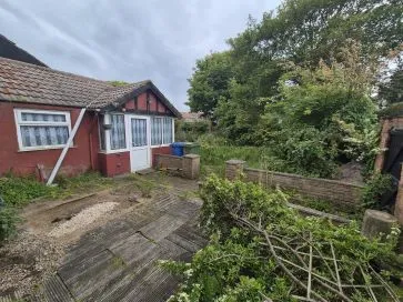 Property for Auction in Hull & East Yorkshire - 38 Queen Street, Withernsea, East Riding of Yorkshire HU19 2AQ