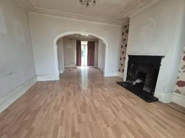 Property for Auction in Hull & East Yorkshire - 38 Queen Street, Withernsea, East Riding of Yorkshire HU19 2AQ