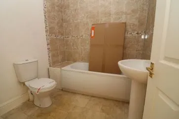 Property for Auction in Hull & East Yorkshire - 5 South Street, Scarborough, North Yorkshire YO11 2BP