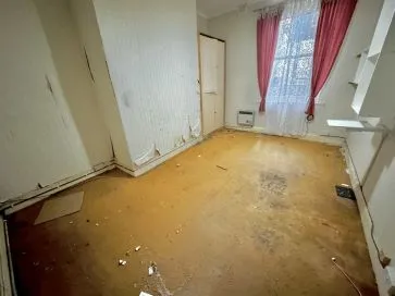 Property for Auction in Hull & East Yorkshire - Garden Flat, 46 Esplanade, Scarborough, Scarborough YO11 2AY