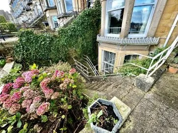 Property for Auction in Hull & East Yorkshire - Garden Flat, 46 Esplanade, Scarborough, Scarborough YO11 2AY