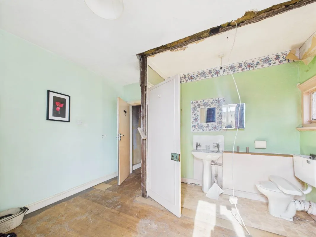 Station Avenue, Bridlington, East Yorkshire, YO16 4LZ - Online Auctions